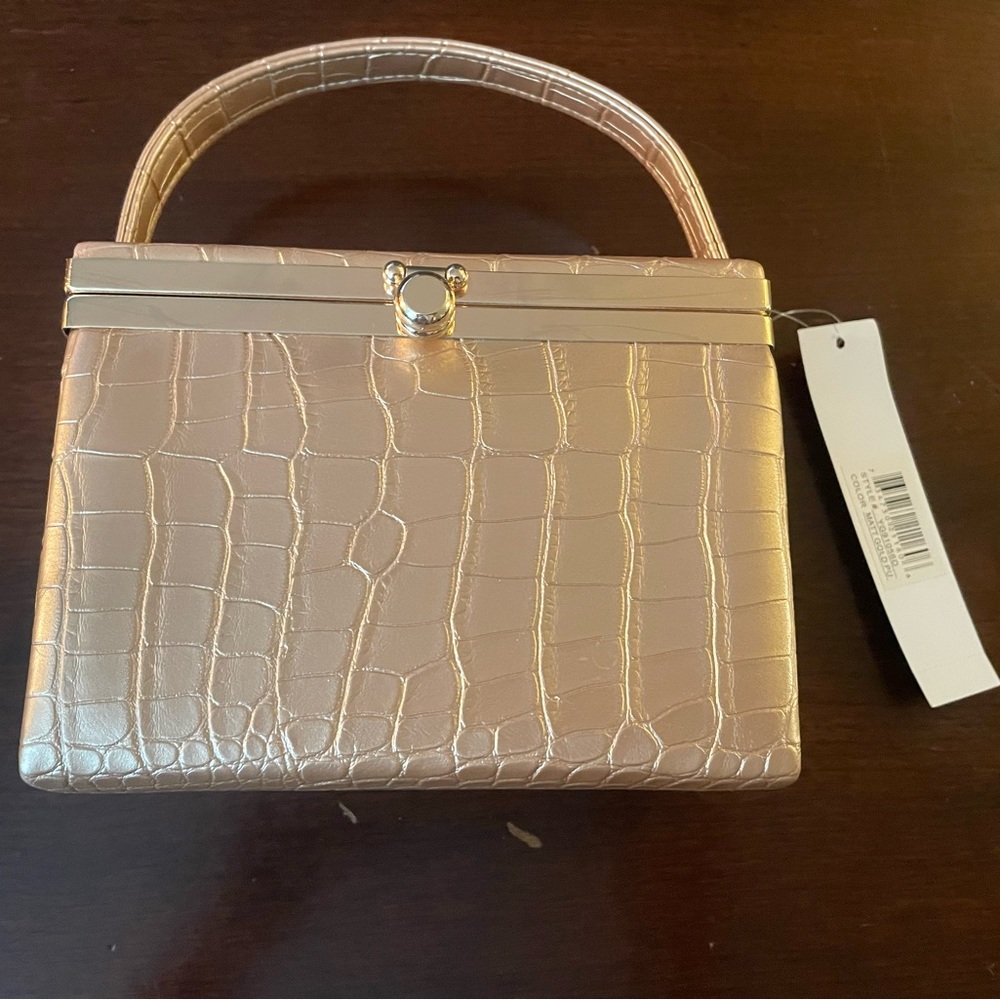 Prom season!!Gold box purse